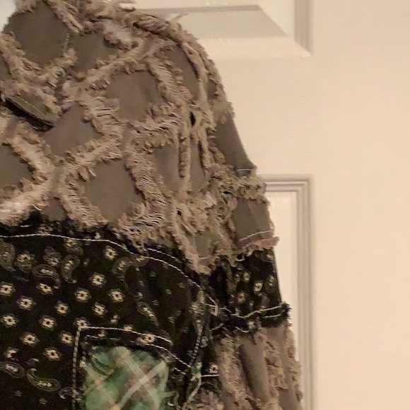 NWT POL 100% Cotton Distressed Frayed Multi Pattern Punk Hipster Button Down L - Picture 3 of 11